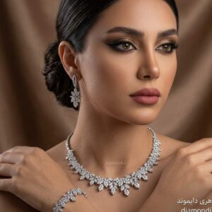 سرویس جواهر الماس لوکس شامل گردنبند دستبند و گوشواره با طراحی ظریف مناسب مجالس و عروس