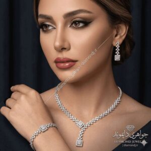 سرویس جواهر الماس زنانه لوکس شامل گردنبند دستبند و گوشواره با طراحی ظریف برلیان مناسب مجالس و عروس از جواهری دایموند تجریش