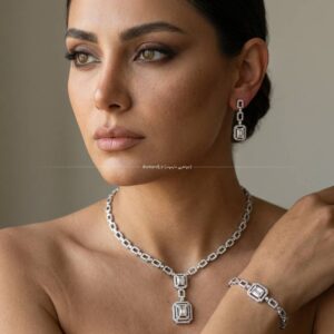 سرویس جواهر الماس زنانه شامل گردنبند آویز الماس، دستبند الماس و گوشواره ست لوکس مناسب عروس از جواهری دایموند تهران تجریش